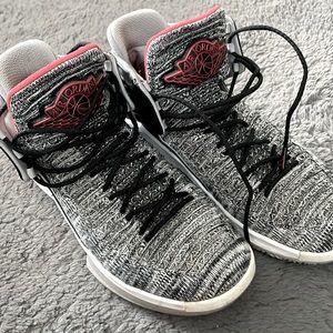 Grey Air Jordans 32s